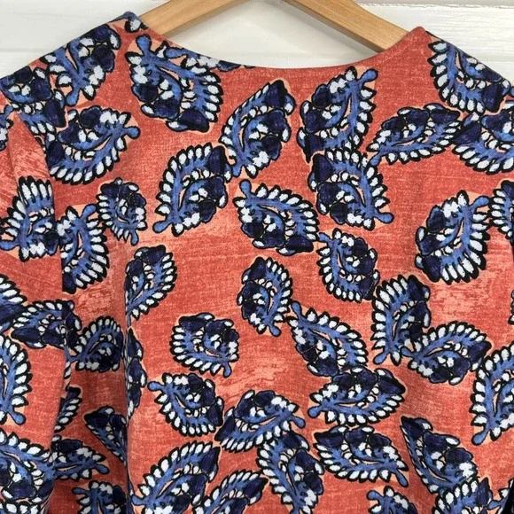 Nic + Zoe Women's Amber Blued Floral V-Neck Blouse Casual Long Sleeve Top Size M - Picture 7 of 10